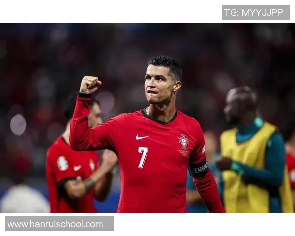 足球明星奔跑姿态解析展现速度与力量的完美结合