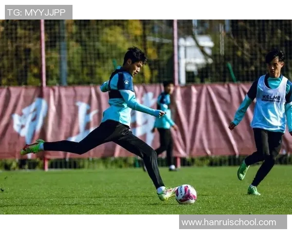 重庆足球队在全国耐力排行榜中荣登第七名展现出强劲实力与潜力